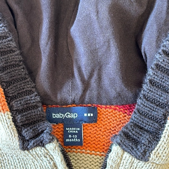GAP - knit  full zipped knit hoodie. Size 6-12 months - Picture 2 of 4